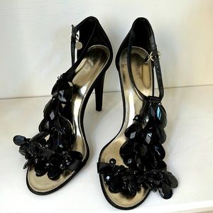 KAREN MILLEN shoe Size 40 (Used very good condition) pump with ankle strap.